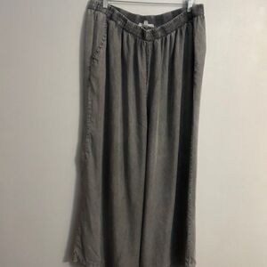 Jane & Delancey Gray Whitewashed wide leg pants, size 2X